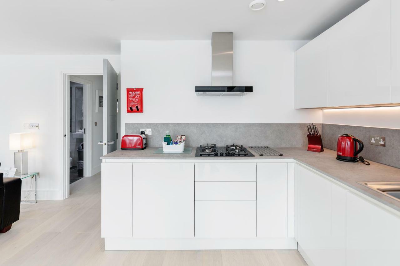Roomspace Serviced Apartments- Walpole Court Ілінг Екстер'єр фото