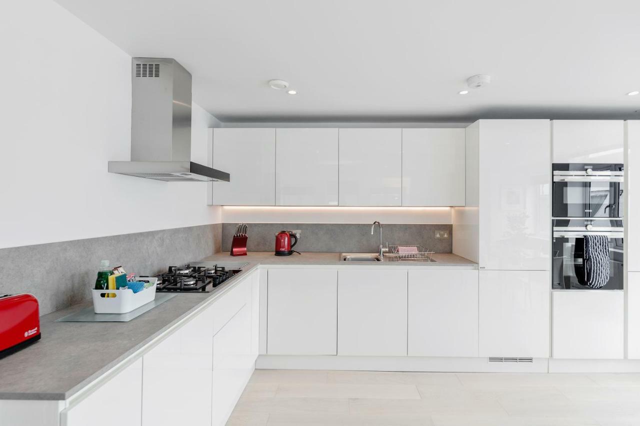 Roomspace Serviced Apartments- Walpole Court Ілінг Екстер'єр фото