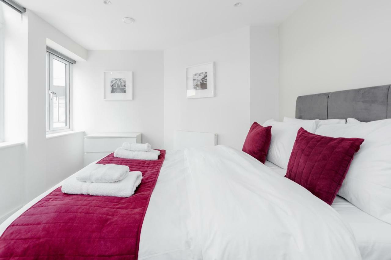 Roomspace Serviced Apartments- Walpole Court Ілінг Екстер'єр фото